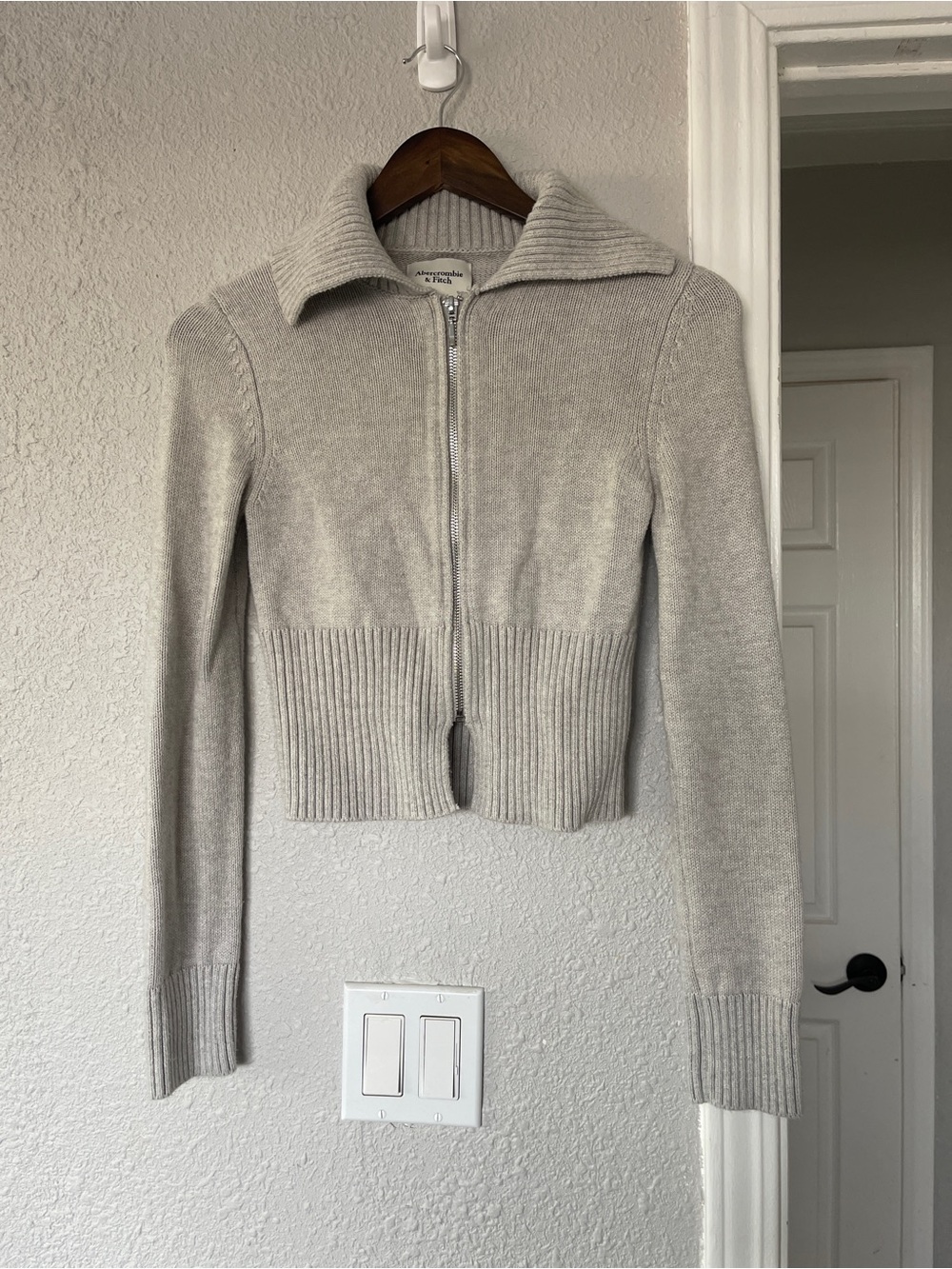 Abercrombie & Fitch Zip Up Knit Sweater Cropped Collared XXS Beige